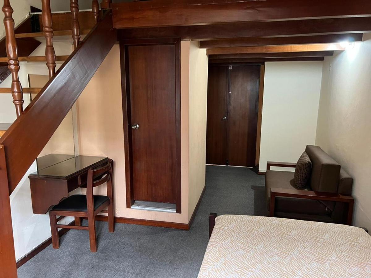 Hostal Victoria Quito Kültér fotó