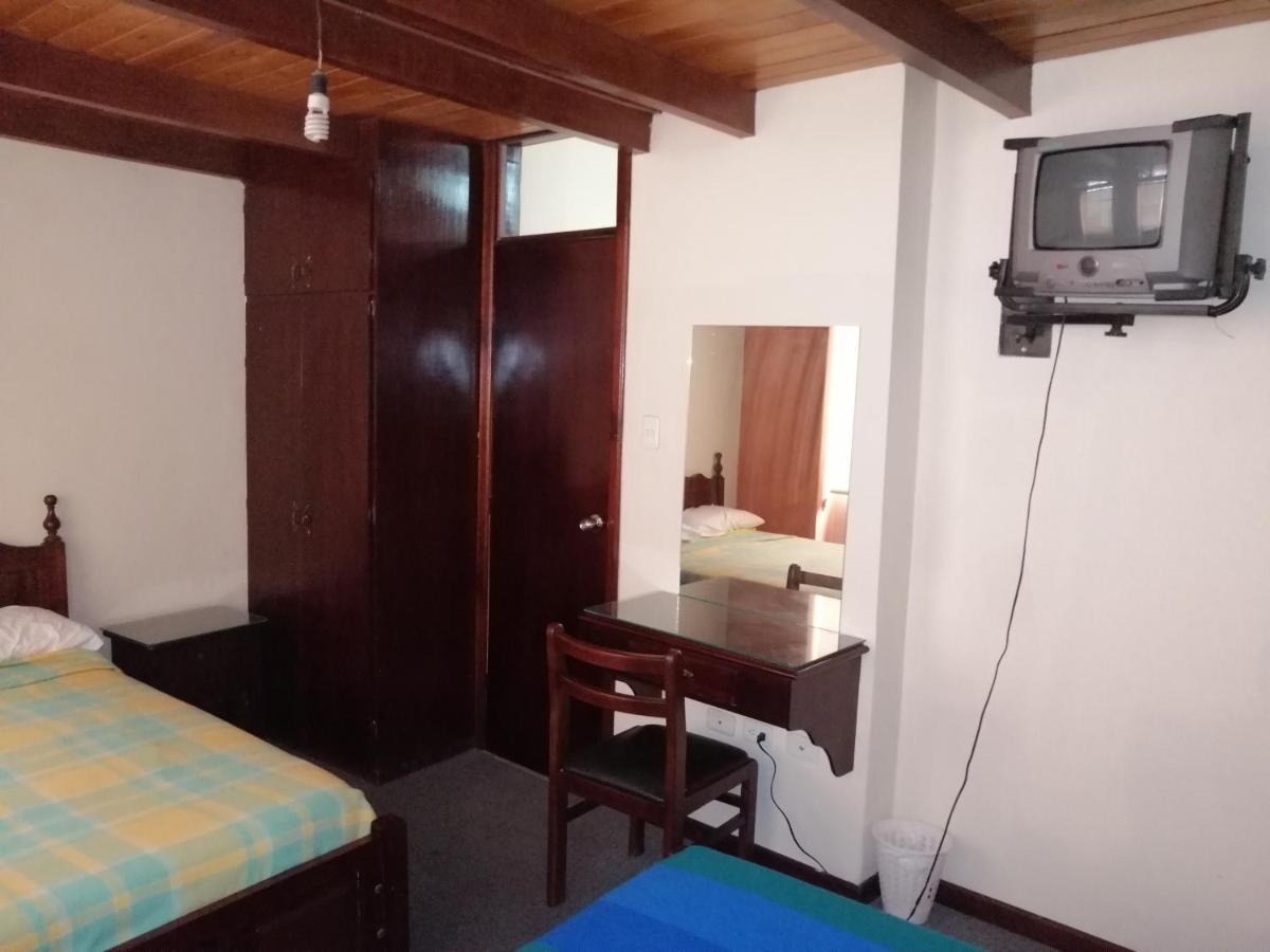 Hostal Victoria Quito Kültér fotó