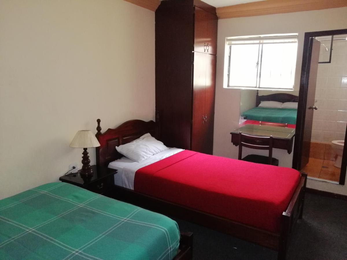 Hostal Victoria Quito Kültér fotó