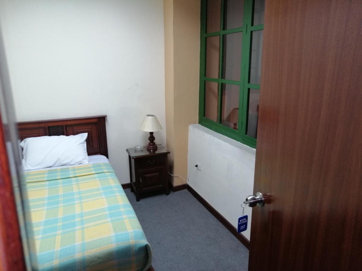 Hostal Victoria Quito Kültér fotó