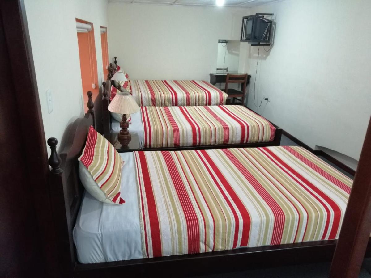 Hostal Victoria Quito Kültér fotó