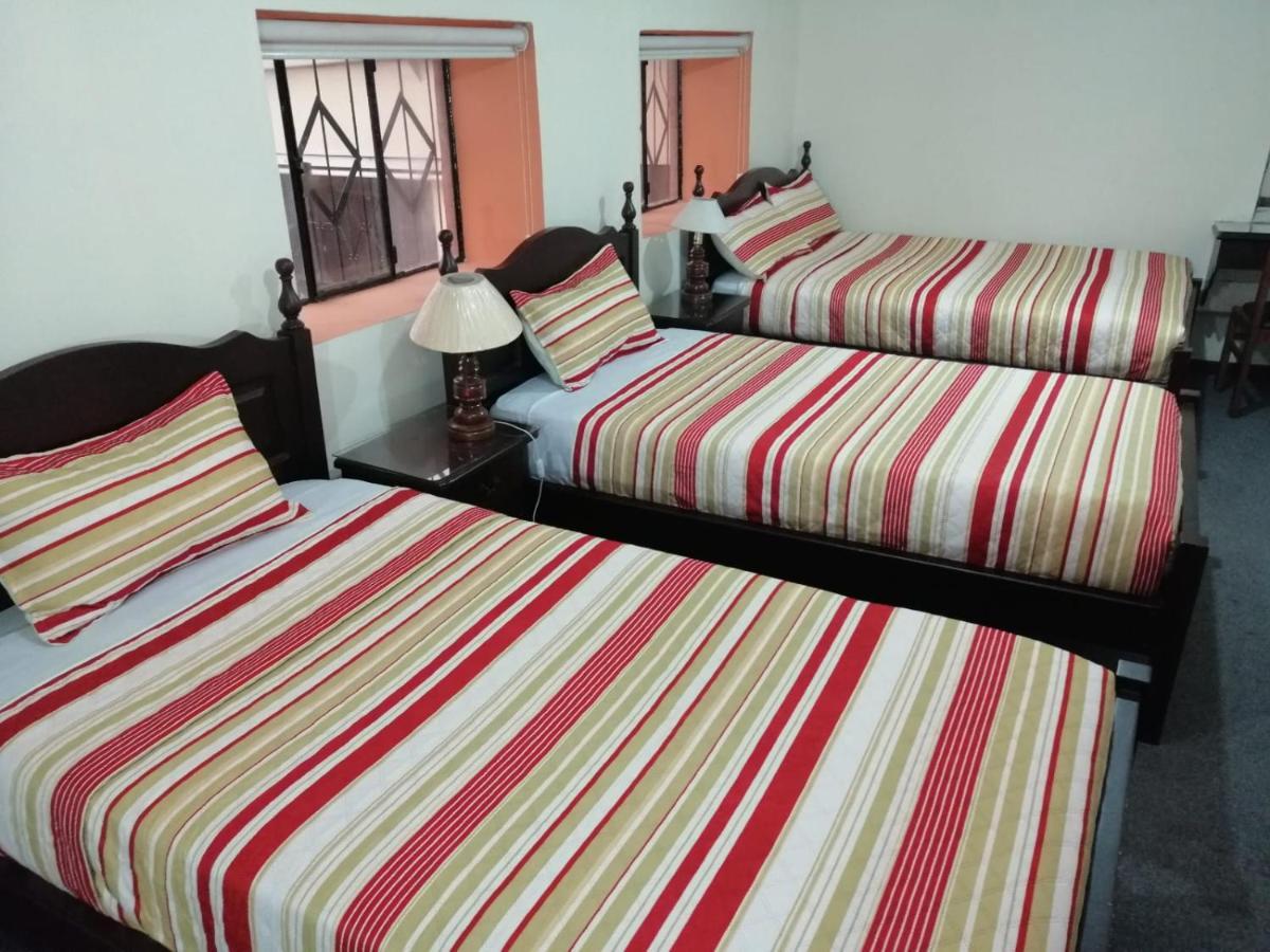 Hostal Victoria Quito Kültér fotó