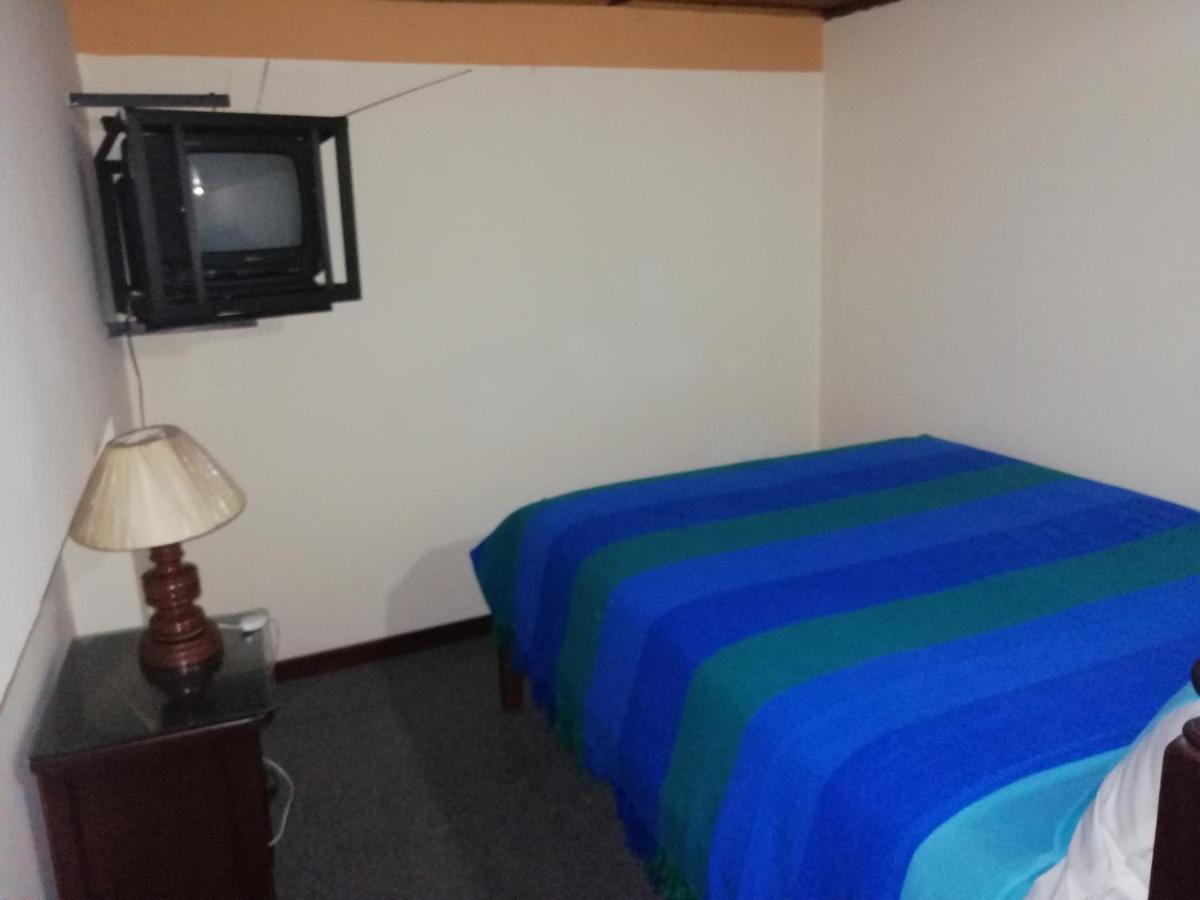 Hostal Victoria Quito Kültér fotó