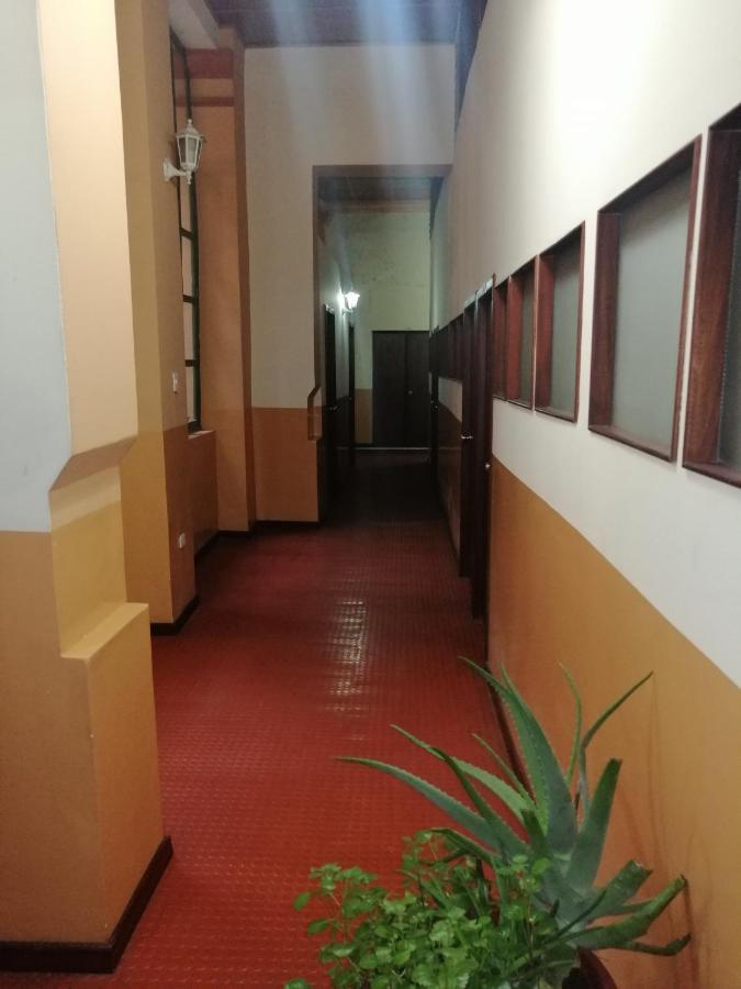 Hostal Victoria Quito Kültér fotó